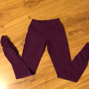 Beyond Yoga deep plum leggings.